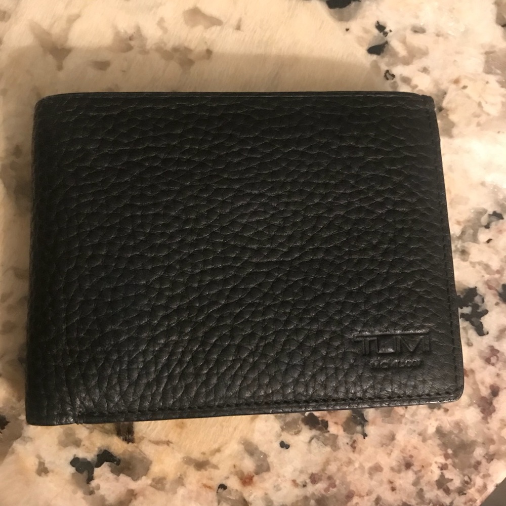 Brand New Tumi Men’s Wallet
